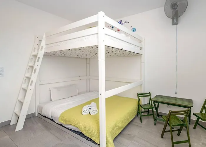 Juan Les Pins Two Bed Access Διαμέρισμα