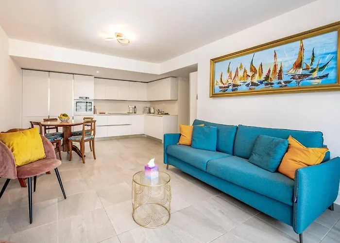 Juan Les Pins Two Bed Access *